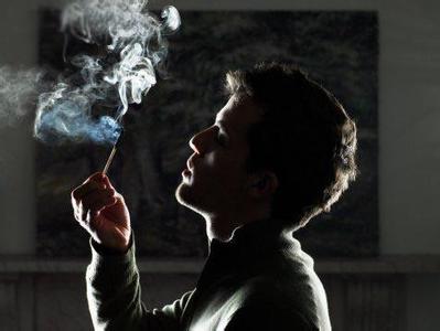 桑树叶泡水喝注意什么 常抽烟的人注意，平时用它来泡水喝，排出烟毒不伤肺