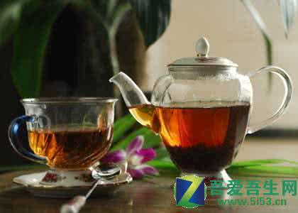 一杯喉温润 【品茶】在秋天，邂逅一杯温润的红茶
