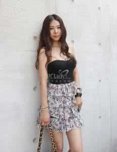 美女 连衣裙 赤裸上身 3类连衣裙 塑造氧气系美女