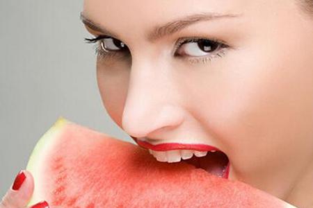 怎样使脸3天快速变白 皮肤晒黑了怎么美白