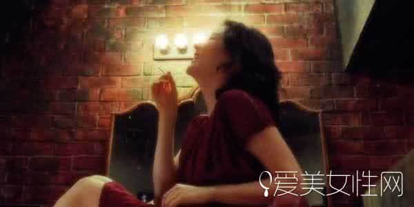 exo之华丽逆袭复仇记 exo之华丽逆袭复仇记 她被称为是世界上最丑的女人,却完成了最华丽的逆袭,人生有不同角度的美丽!