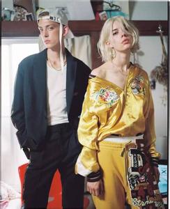 女子婚后发现丈夫 女子开房被丈夫发现 丈夫和别的女人开房?有手机的男女都要看!