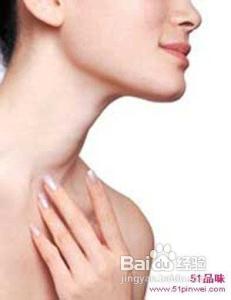 怎样去角质生活小妙招 颈部保养有5招:颈部也要去角质