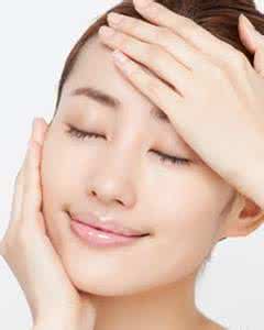 治疗敏感肌肤的小妙招 肌肤全天保湿的小妙招/图