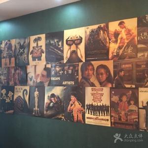 恩爱老人情侣头像 没人再去电影院,真正恩爱的情侣都只在这里看电影。