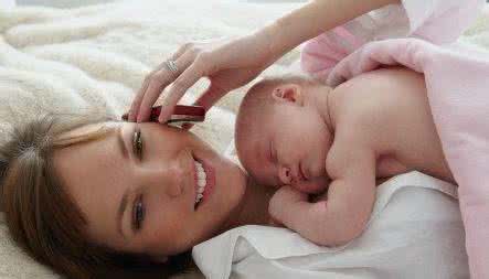 孩子任性不听话怎么办 宝宝聪明看睡姿就知道 孩子任性不听话怎么办