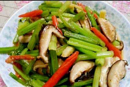 芹菜炒香菇会中毒吗 香菇炒芹菜