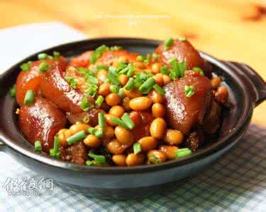 美食梦物语食材 #美食感恩季#用父亲喜爱的食材做强筋健骨的【黄豆焖猪蹄】