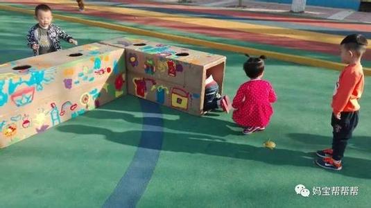 正确的走路姿势 正确的走路姿势 拉着宝宝的手走路,你知道正确姿势吗?