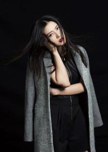 倪妮示范春夏新潮流 宋佳高圆圆倪妮写真 裤子开个叉，高圆圆，宋佳，袁姗姗都在赶这个潮流…