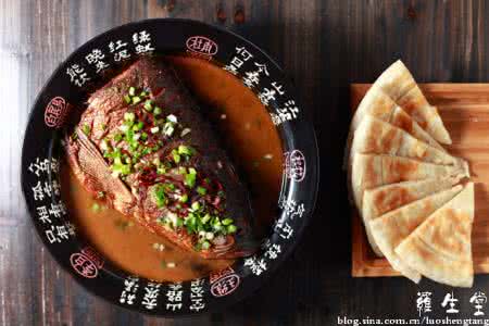 红焖鱼头 冬季里红火豪爽的吃鱼头吧《红焖鱼头泡饼》《厨房小混子》十四