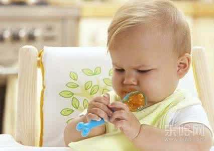 婴儿什么时候添加辅食 为什么孩子一定吃辅食?什么时候添加辅食最好?有效的辅食有哪些?