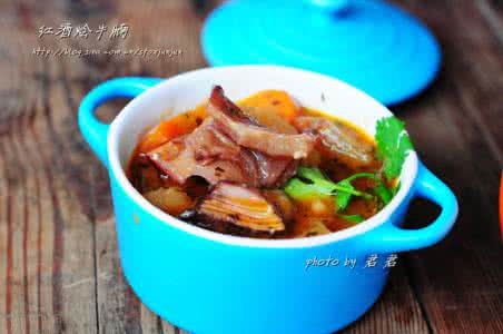红酒烩牛腩 中西合璧式【红酒烩牛腩】,那红酒加的我肉痛啊~