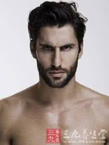 腰腹部减肥动作 减肥方法 8组动作练就“男腰精”