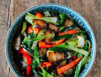 好吃易做的家常小炒 这四道家常小炒好吃又撑得起场面，过年家里来人再也不怕
