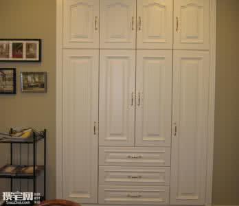 烤漆柜门 烤漆柜门 烤漆柜门与实木柜门有何区别