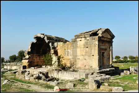 土耳其希拉波利斯古城 土耳其古城希拉波利斯：或为传说中地狱之门