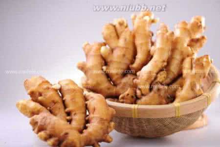生姜治疗脱发小窍门 怎样用生姜治疗脱发 生姜的功效与作用