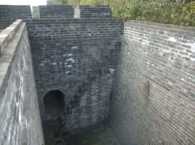 荆州古城墙 图文 荆州古城墙发现明朝藏兵洞 可从三面射孔暗箭齐发