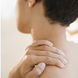 脖子疼怎么缓解 脖子疼怎么缓解 缓解脖子疼?只需要两个动作!