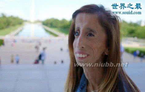 简单励志漫画组图 【最丑的女人】“世界上最丑的女人”出书励志(组图)_最丑的女人