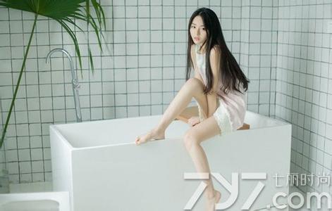 初次见面 不只在乎胸！初次见面，男人更关注女人这8个细节！