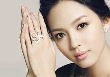 鼻子长相决定财富图 鼻子长这样的女人天生发大财