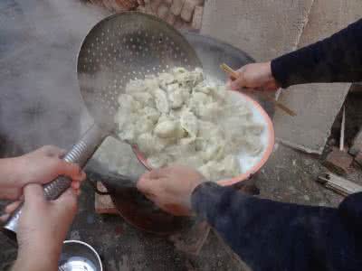 包饺子快的诀窍 怎么包饺子才好吃？煮饺子有哪些诀窍？