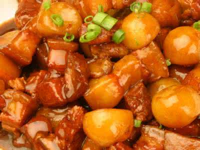 家常红烧肉炖土豆做法 土豆烧肉 红烧肉炖土豆的做法,红烧肉炖土豆怎么做好吃,红烧肉炖土豆的家常做法