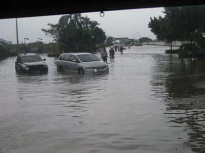 刮台风的图片 刮台风的图片 车会被台风刮有吗?