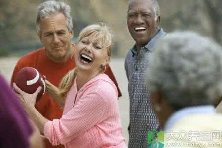 髋关节防寒保暖 冬季老人防寒保暖6个部位最关键