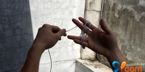 耳机线为什么会打结 iPhone耳机绕“8”字不打结收线法