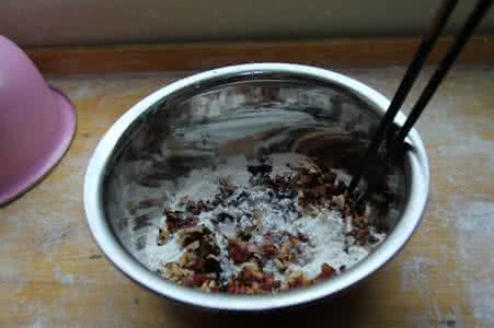 红枣炒糊冲水喝的好处 红枣炒糊冲水喝的好处 酵母冲水喝有什么好处？