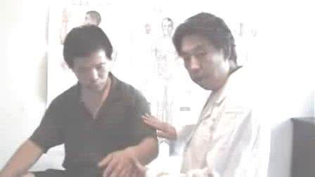 轻轻松松学针灸 轻轻松松学针灸 针灸是拿了小针随便扎?简直吓死人,几个小办法教你轻松入门