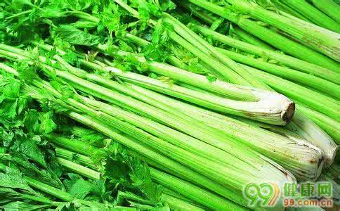 芹菜麦饭蒸散的窍门 如何区分三种芹菜的窍门