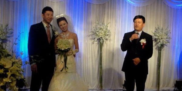 新郎父亲致辞简单大方 婚礼父亲答谢宴致辞