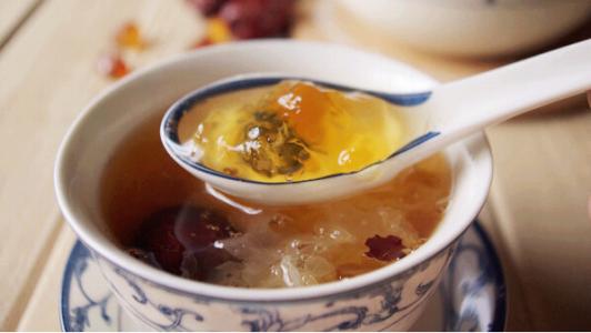 银耳红枣汤 红枣银耳露