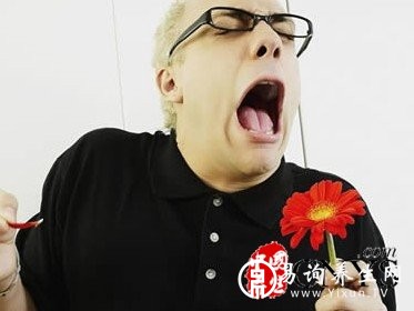 鼻炎按摩法 3招自我按摩法 鼻炎从此不闹心