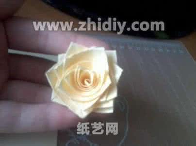 衍纸制作教程 牙签制作衍纸花小教程