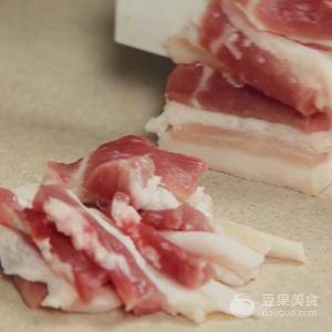 五花肉怎么切薄片 美食知识 > 五花肉切薄片