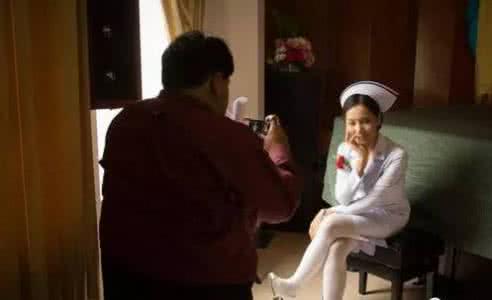 原来爱上贼 原来她也会爱上别人 原来!他是这样帮别人生娃的!
