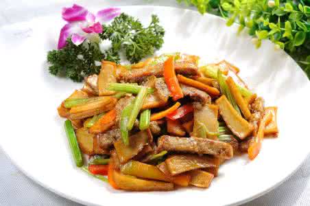 杏鲍菇炒肉要焯水吗 杏鲍菇炒肉