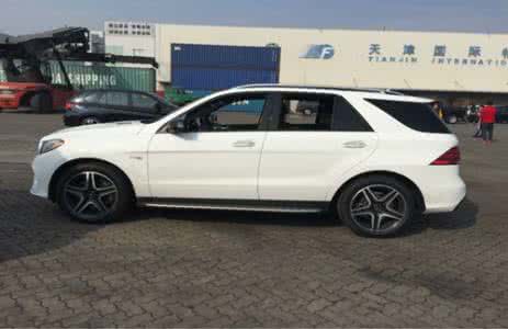 奔驰gle43 amg gle43 amg 奔驰GLE43AMG17款加版奔驰GLE43AMG黑、白双雄图解