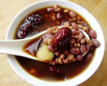红豆薏米甜品 红豆薏米汤 这道营养甜品人人爱