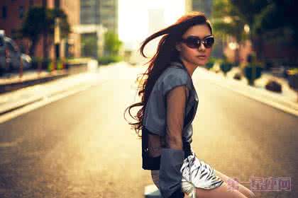 不爱化妆的女人 八字看哪些女人不爱化妆