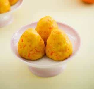 窝窝头的做法 如何做迷你胡萝卜窝窝头的做法