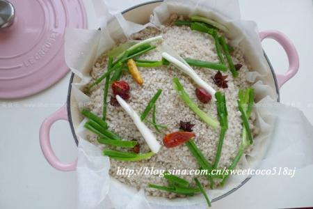 盐焗鸡的做法 【详图细解】盐焗鸡的做法