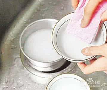 淘米水洗碗 淘米水的妙用大盘点 洗衣洗碗还能净脸
