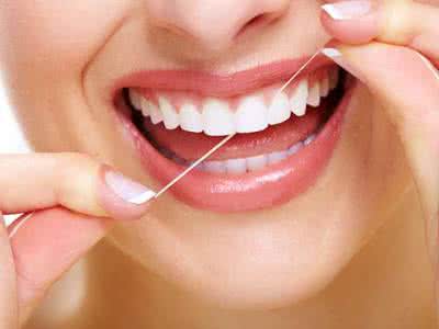 使牙齿变白的方法 你的牙齿变老了吗？