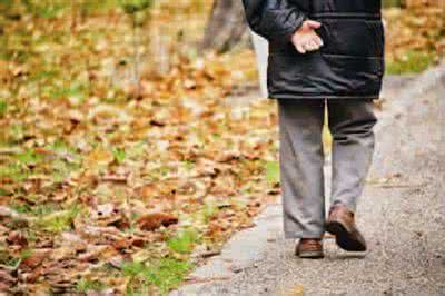鹅卵石健身步道 专家称走鹅卵石路健身并不适合每个人